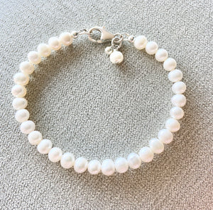 Simple White Freshwater Pearl Bracelet