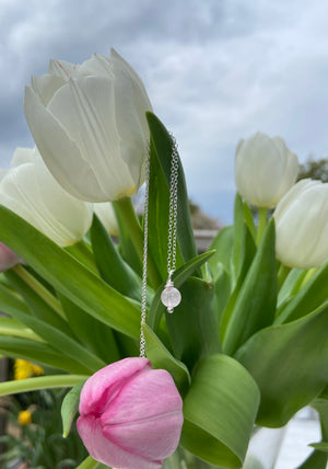 Rose quartz pendant and chain