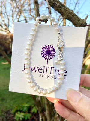 Simple White Freshwater Pearl Bracelet