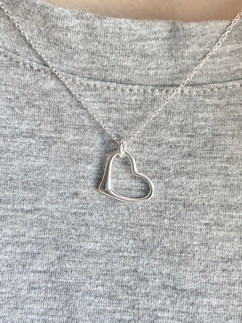 New folk heart pendant and chain